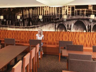Hyatt Place 06